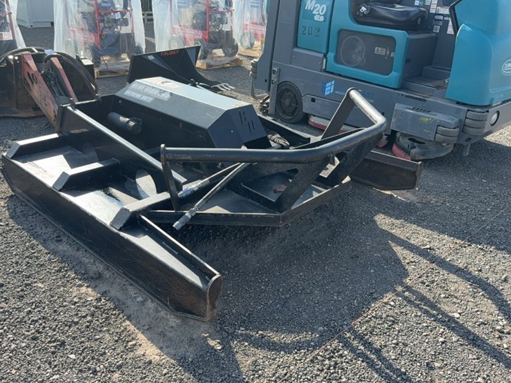 #2035-•-blue-diamond-72"-skid-steer-rotary-cutter-image-2