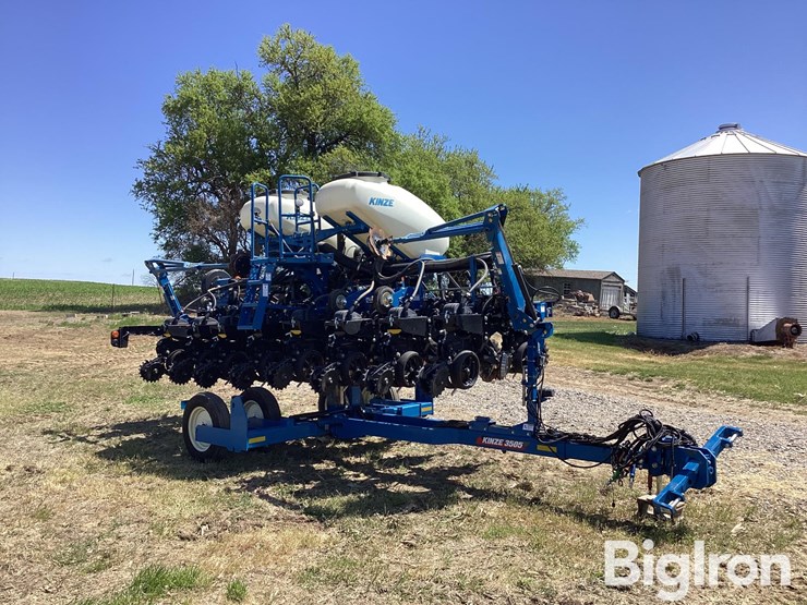 2023-kinze-3505-image-3