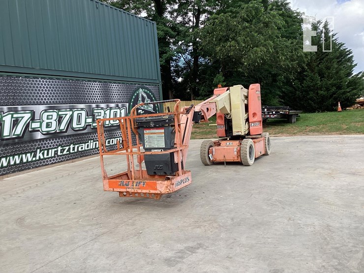 2005-jlg-e300ajp-image-8