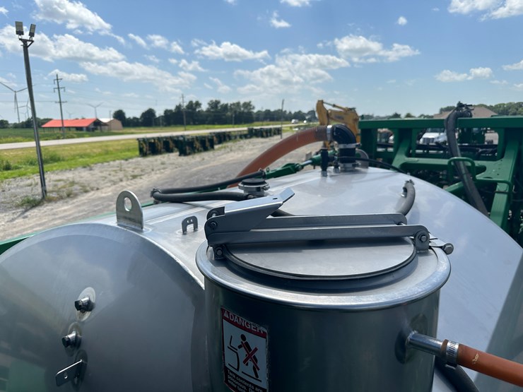 2018-john-deere-r4038-image-76