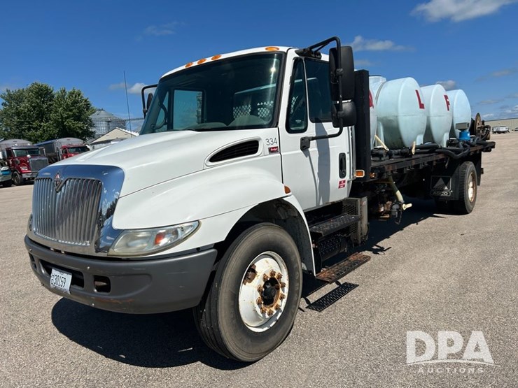 2005-international-durastar-4300-image-46