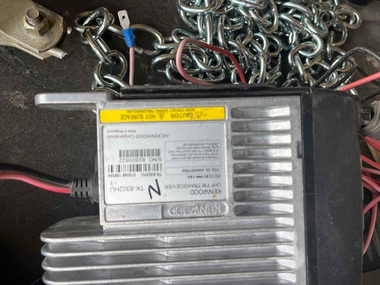 uhf-kenwood-radios-image-9