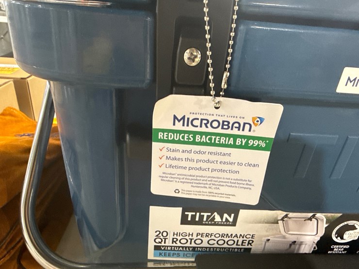 #3011-•-unused-titan-20-quart-premium-ice-chest-inv#:-25838-image-4