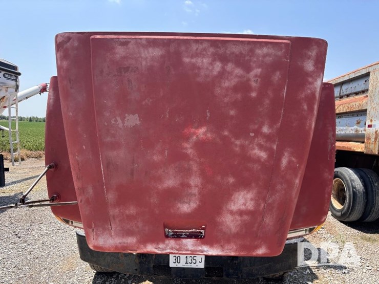 1997-freightliner-fld112-image-44
