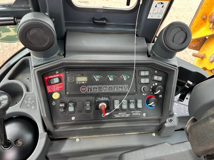2006-deere-310sg-image-62