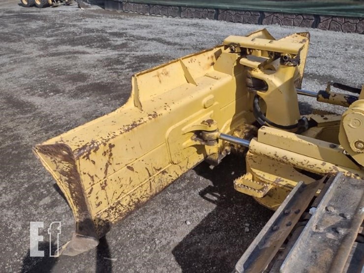 2011-komatsu-d31px-22-image-20