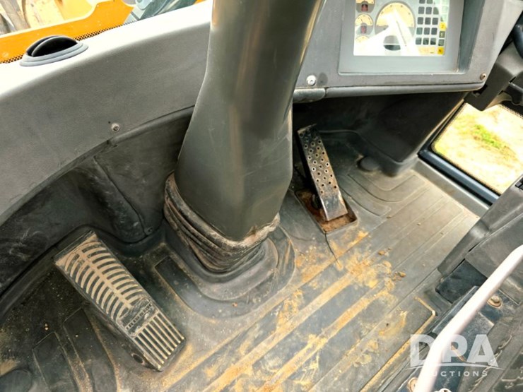 deere-244j-image-34