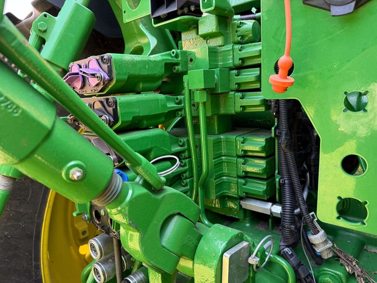 2021-john-deere-8r-340-image-58