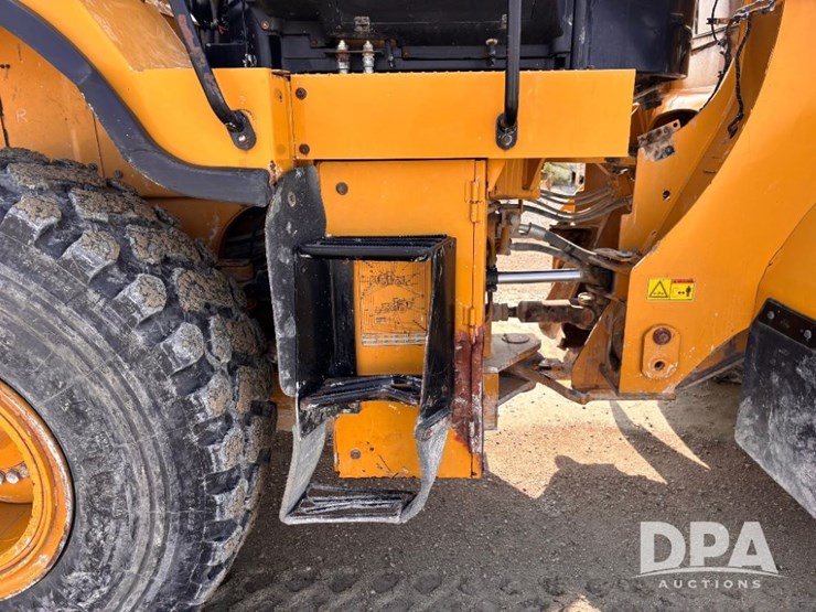 2014-caterpillar-950m-image-49