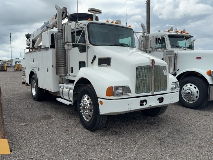 2007-kenworth-t300-image-3