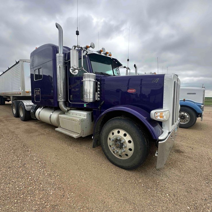PETERBILT 388