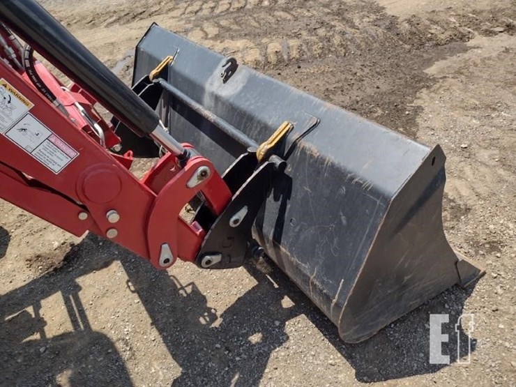 2022-case-ih-farmall-75a-image-18