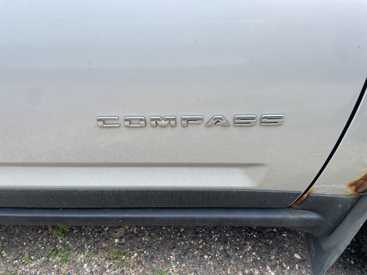 2011-jeep-compass-image-15