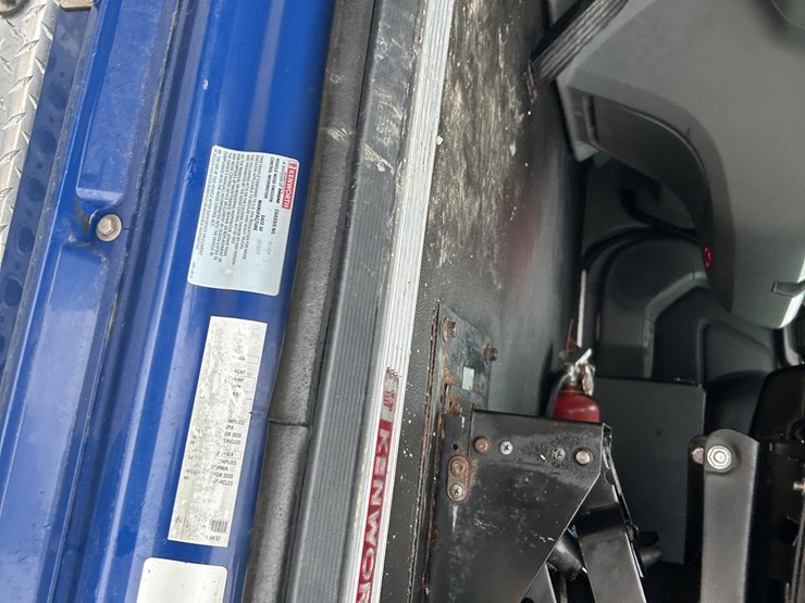 2020-kenworth-t680-image-26