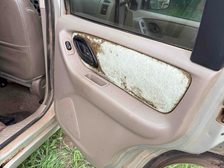 2003-ford-escape-image-37