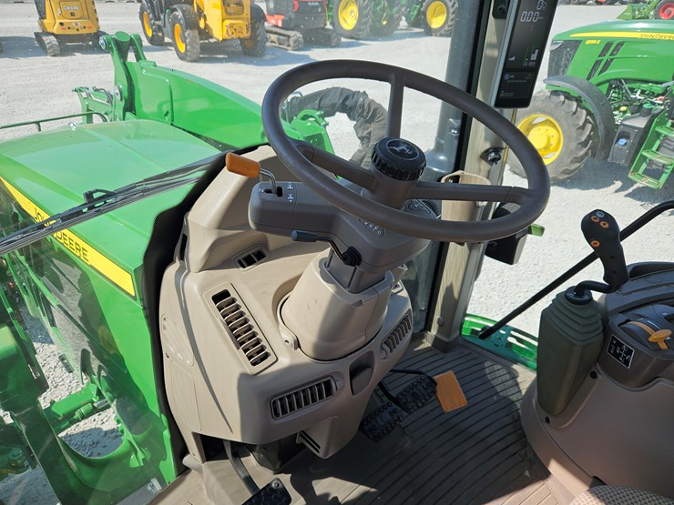 2022-john-deere-6130m-image-12