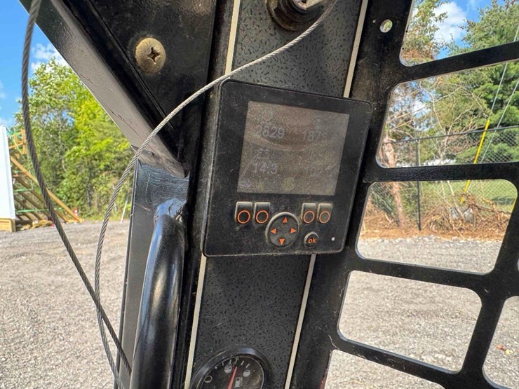 2019-gehl-rt105-image-53