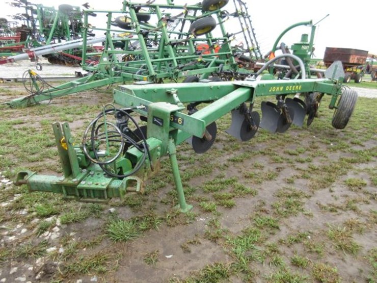 john-deere-2700-image-2