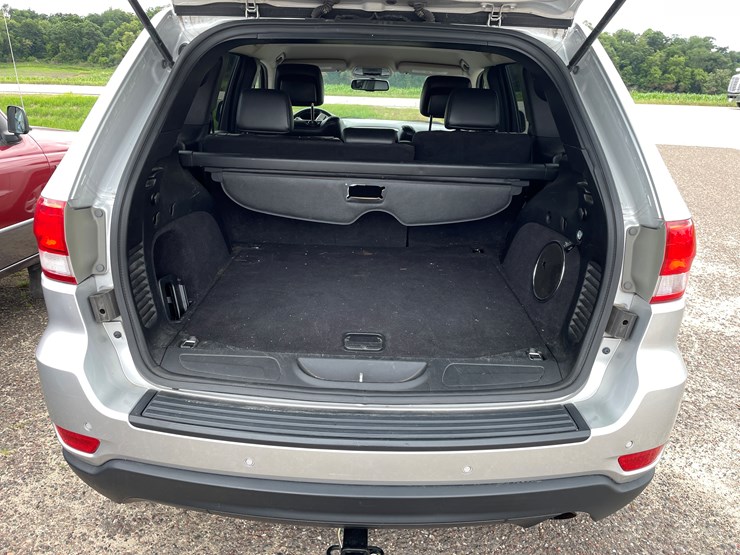 2011-jeep-grand-cherokee-laredo-image-29