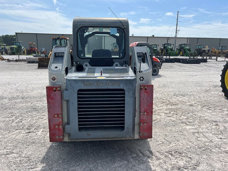 2019-takeuchi-tl8-image-19