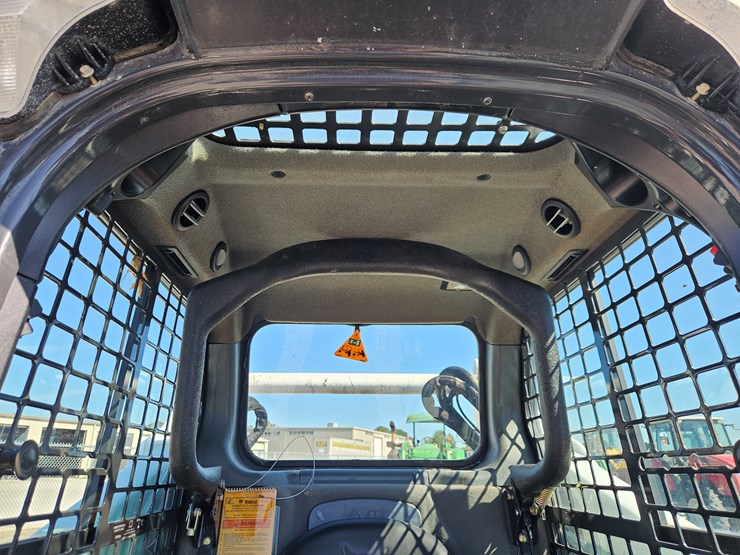 2015-bobcat-t590-image-8