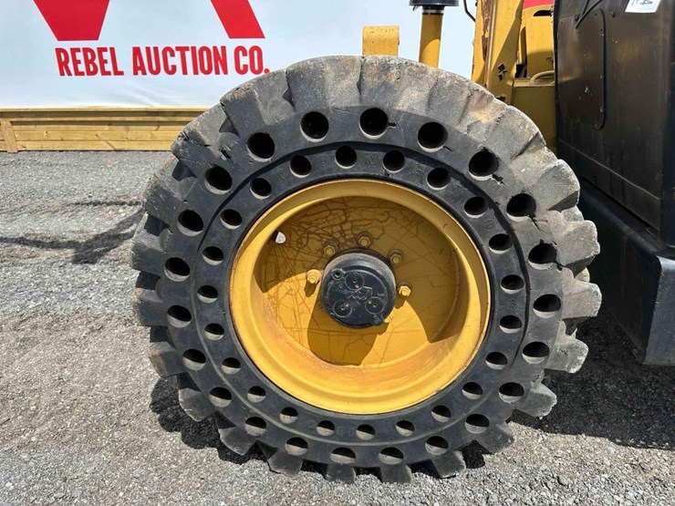 1999-caterpillar-th82-image-27