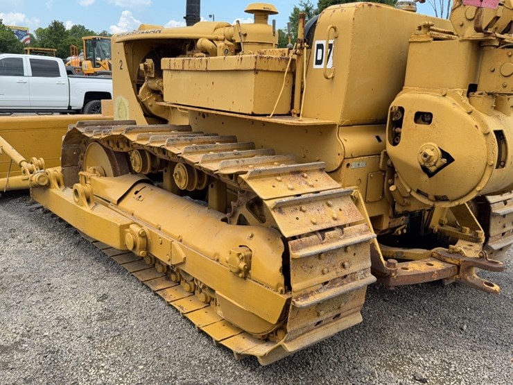 caterpillar-d7-image-11