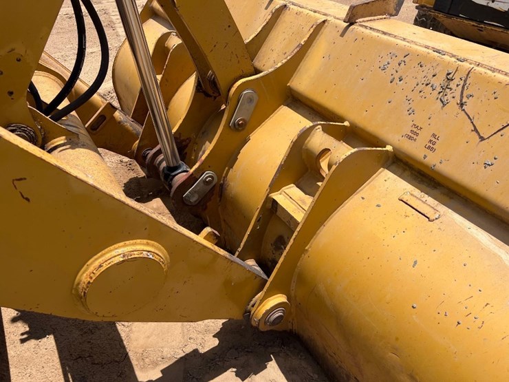 2013-caterpillar-420f-image-21