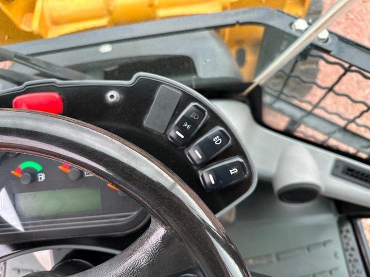 2019-caterpillar-906m-image-54