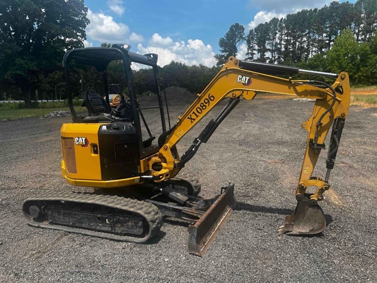 2020-caterpillar-302.7d-image-1