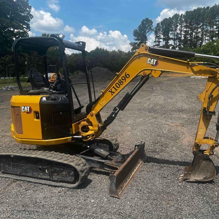 2020 CATERPILLAR 302.7D