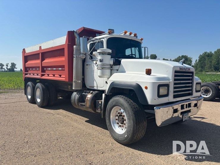1995-mack-rd690s-image-24