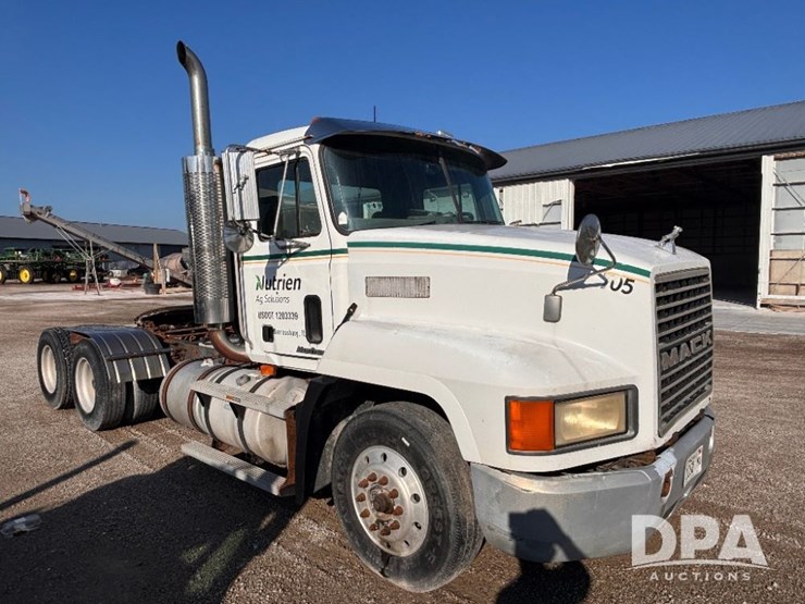 1999-mack-ch613-image-4