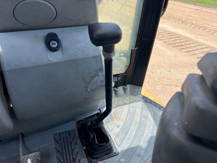 2013-caterpillar-420f-image-43