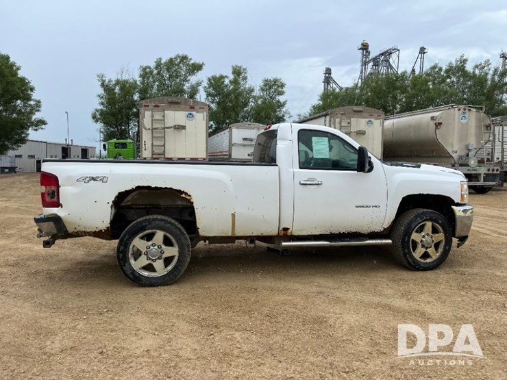 2011-chevrolet-silverado-2500-image-8