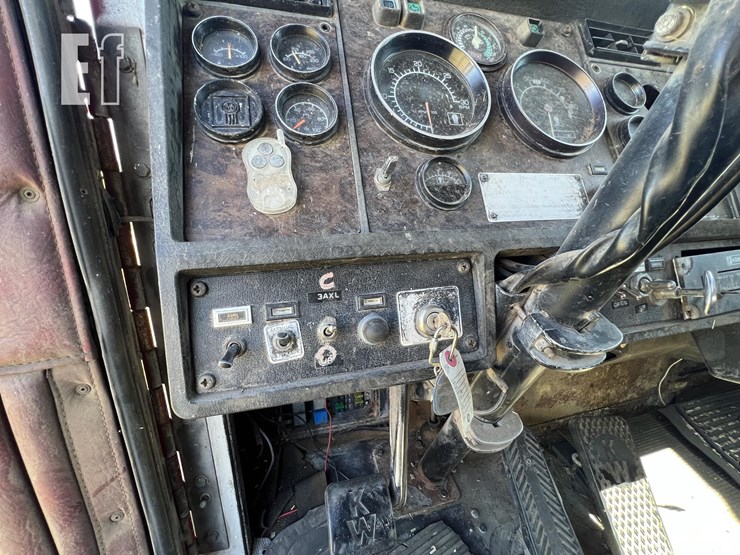 1990-kenworth-t600-image-25