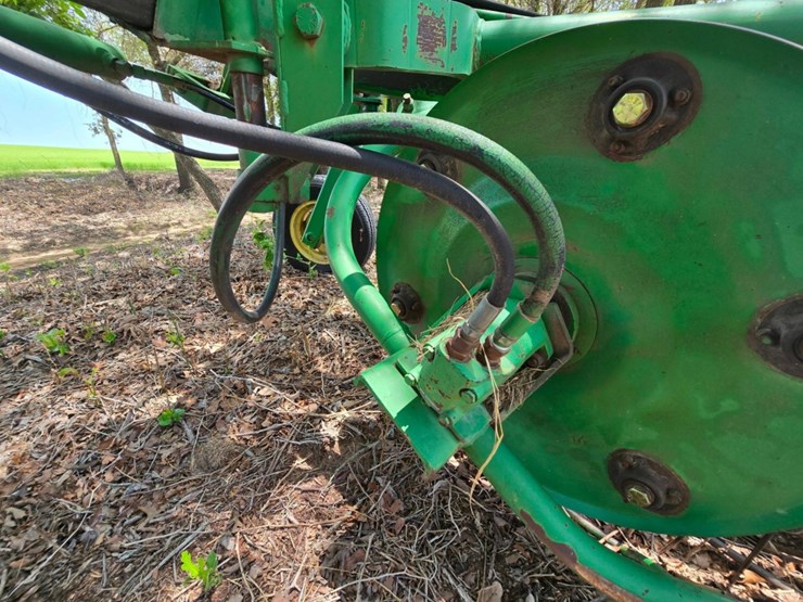 john-deere-700-image-18