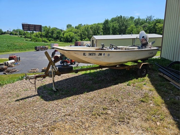 #2548-•-boston-whaler-boat-image-1