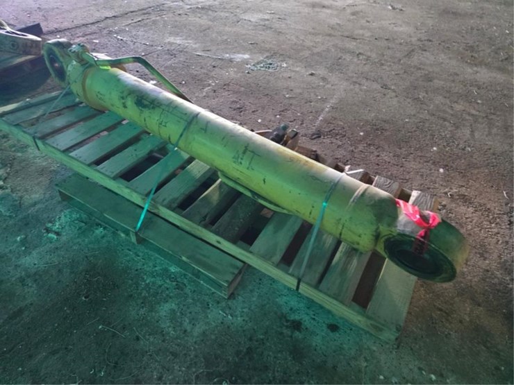 john-deere-245-image-3