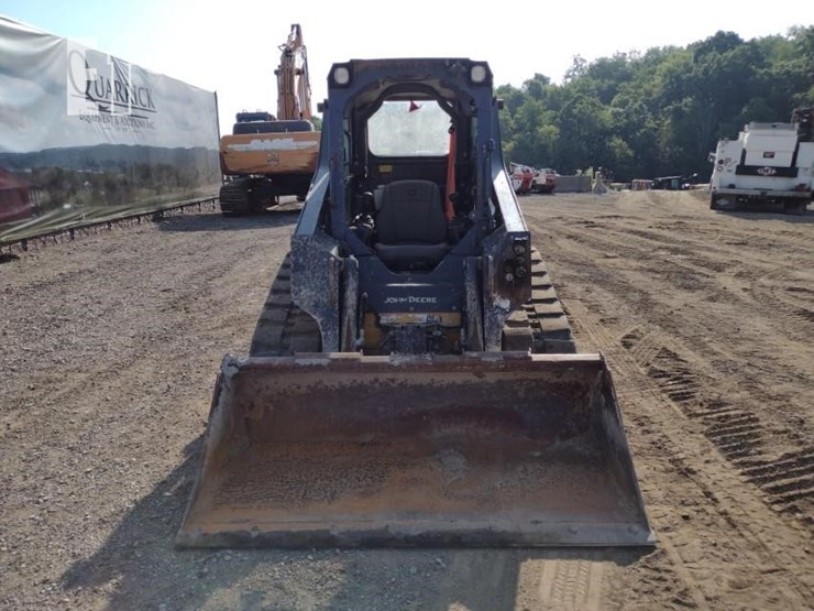 2023-deere-317g-image-2