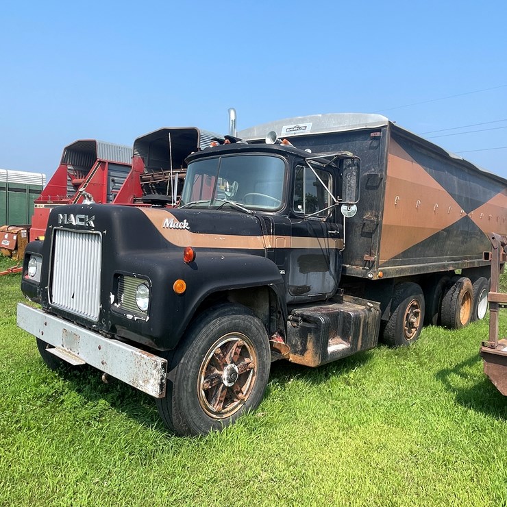 #1016 • 1974 Mack Truck (Has WI Title)