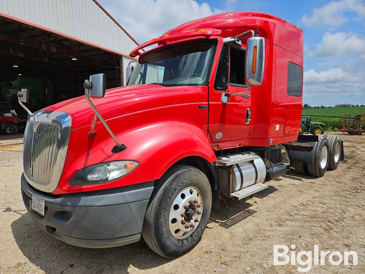 2013-international-prostar-image-1