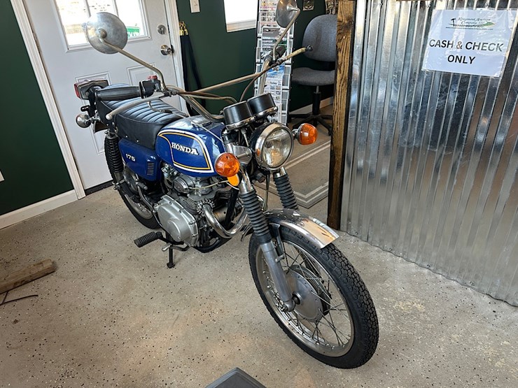 1972-honda-175-motorcycle-image-3
