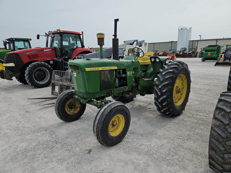 1967-john-deere-3020-image-1