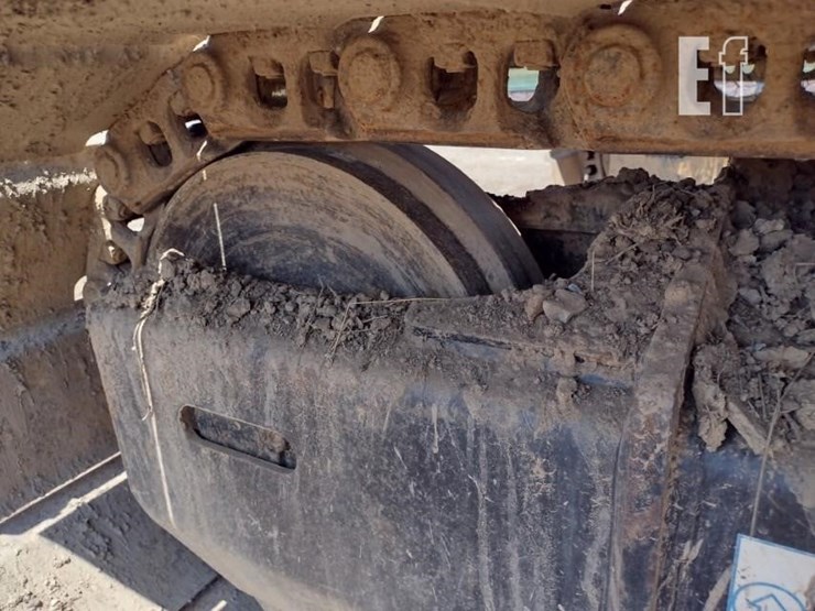 2019-deere-130g-image-37