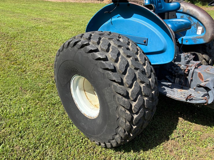 new-holland-3930-image-12