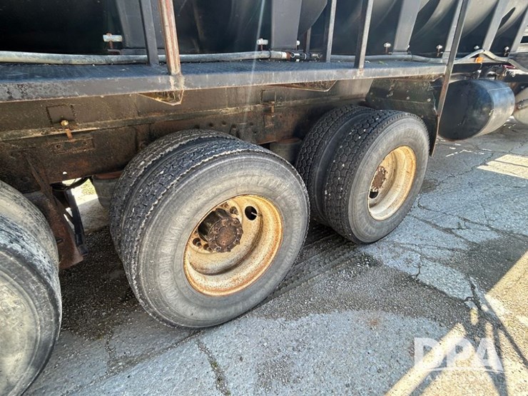 1998-peterbilt-378-image-26