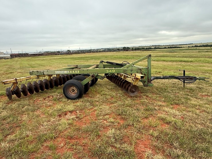 john-deere-340-image-2