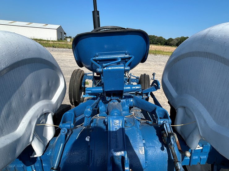 ford-4000-image-9