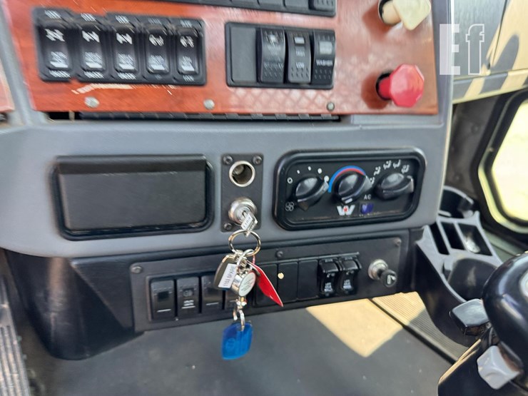 2012-western-star-4900-image-48